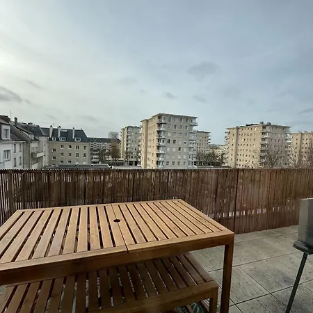 Spacious Flat With Terrace Caen